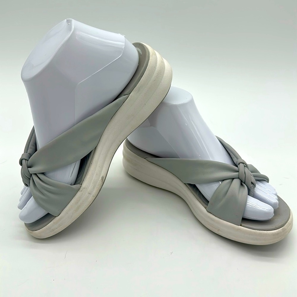 Skechers CloudSteppers Gray Open-Toe Sandals w/ Decorative Strap & Platform Sole